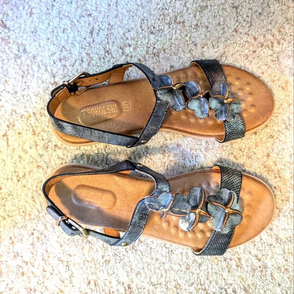NEW T Sokolski Flower Wedges Halterback Sandals Pewter Buckle Women's sz.37 6.5
